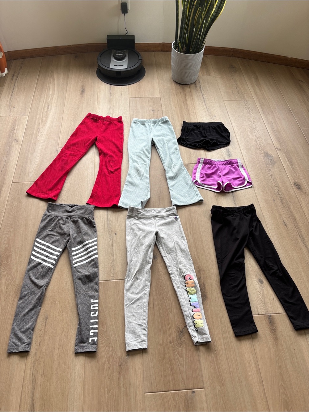 🦜7 pairs of shorts/leggings. All size 7/8🦜